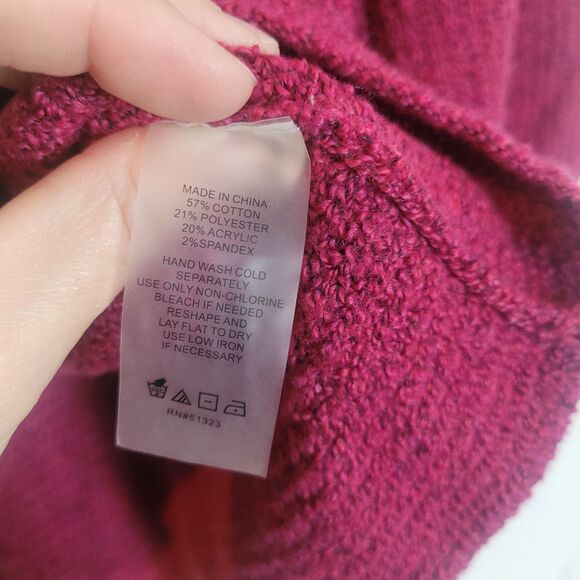 Vince Camuto NEW V Neck Balloon Sleeve Sweater Womens Small Berry Red Christmas - Picture 10 of 12